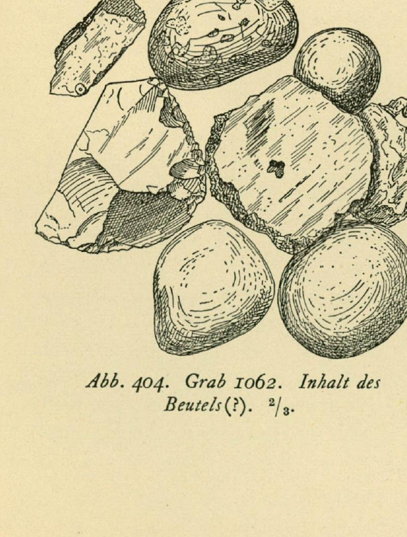 Feuerzeug-Inhalt: Birka, Grab Bj 1062 — Feuersteinsplitter, Schwefelkiesball und Schlagsteine (Arbman 1943, Abb. 404); der zugehörige Feuerstahl auf Taf. 144:8