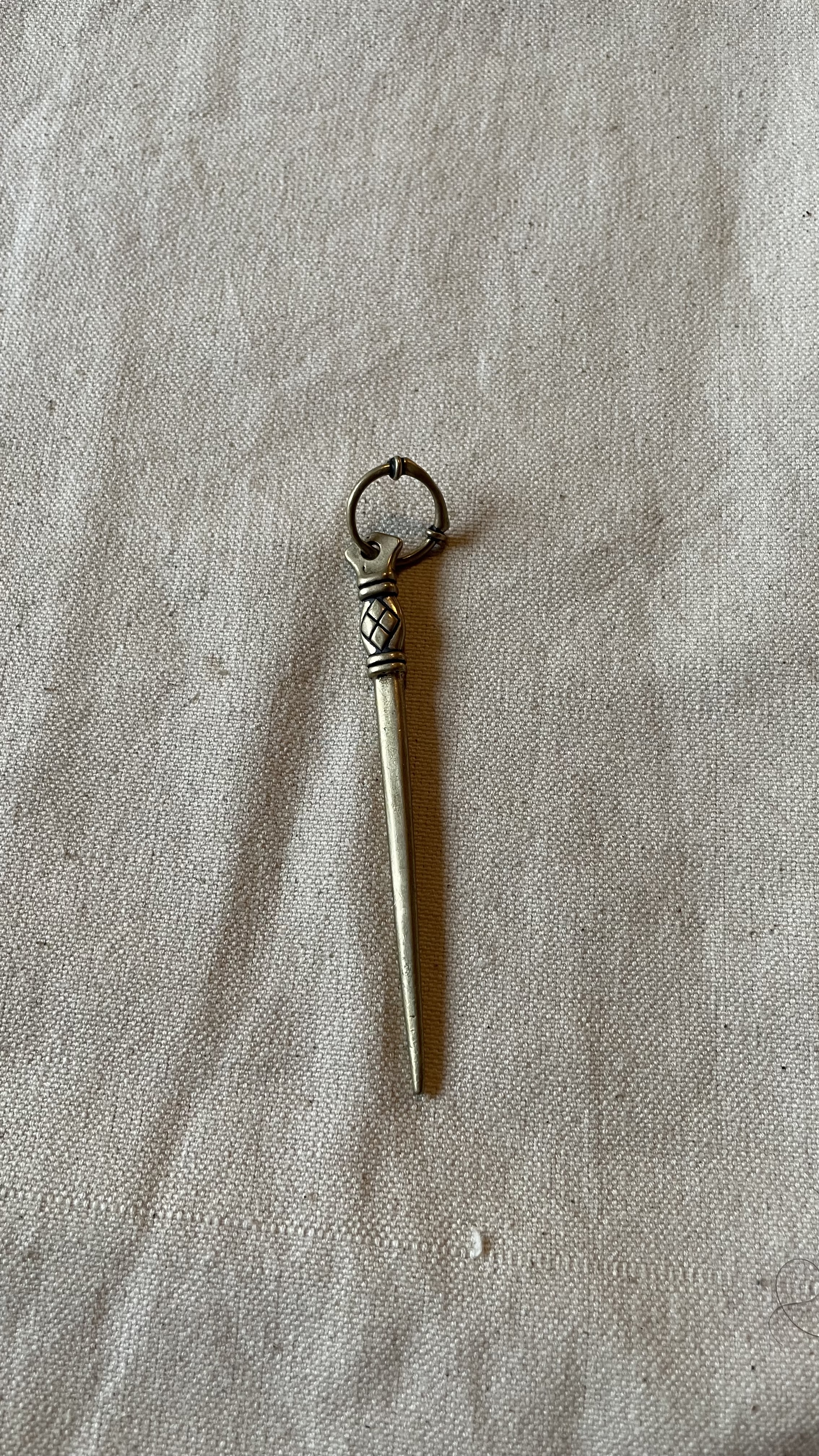 Pflege-Pfriem (spitzer Dorn mit Ring) des Sets
