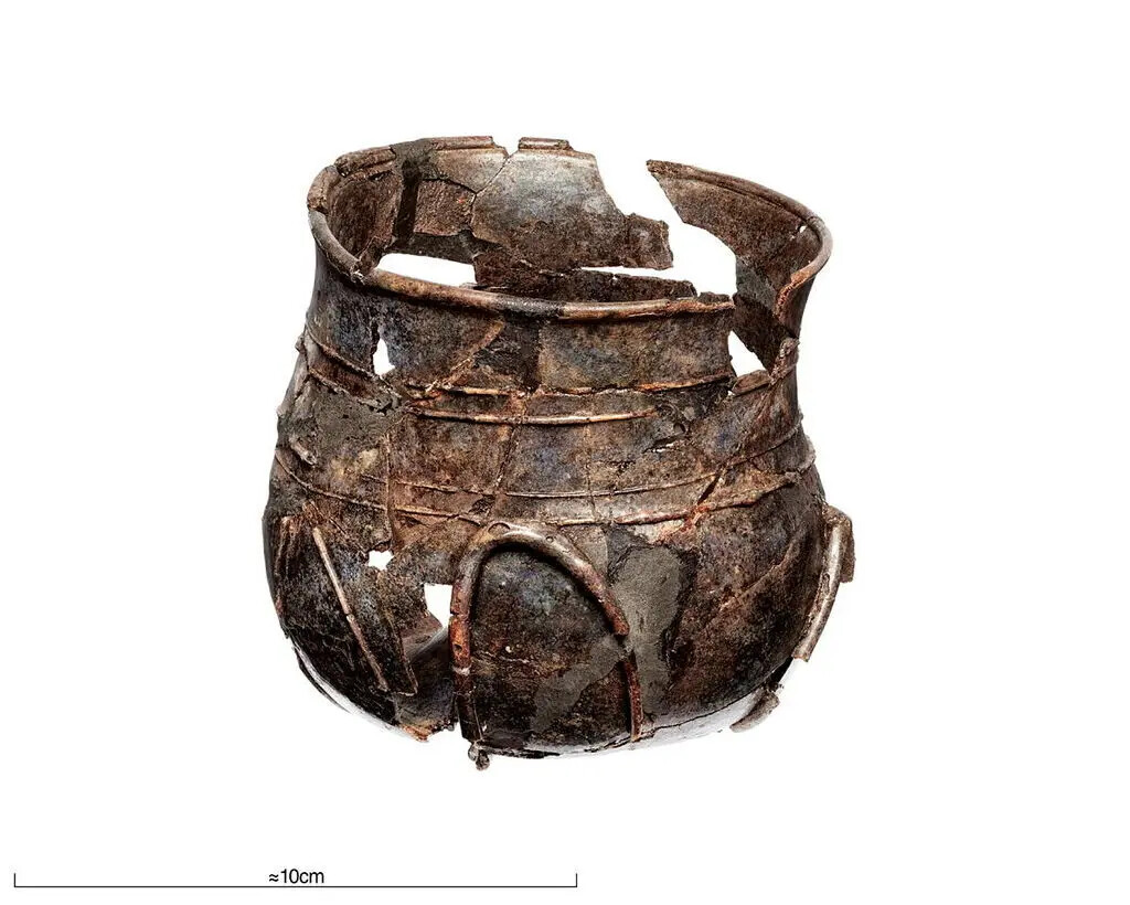 Glasbecher, Birka Bj 750 (SHM 107811_HST). Foto: Ola Myrin, Historiska museet/SHM, CC BY 4.0