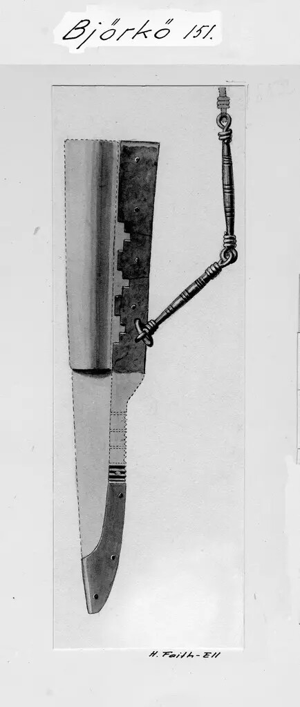 Katalogzeichnung Messer mit beschlagener Lederscheide und Tragekette, Birka Bj 151 (SHM)